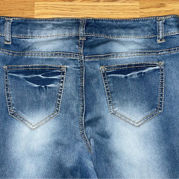 Cato Premium Denim Skinny Jeans Women’s 12 Distressed Medium Wash - Picture 10 of 14